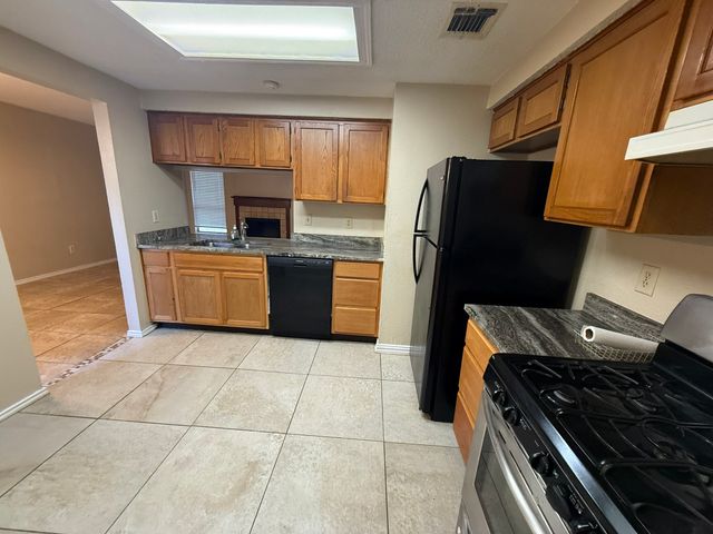 4922 Rolling Vista, Mesquite, TX 75150