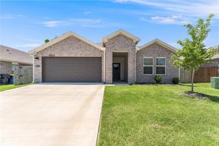 2210 S 10th Street, Rogers, AR 72758