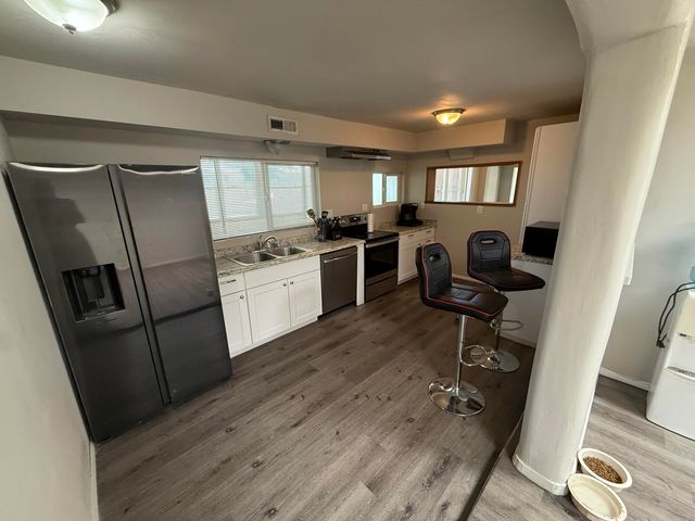 109 La Plata Road NW, Albuquerque, NM 87107