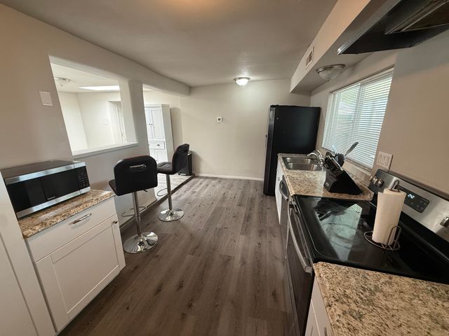 109 La Plata Road NW, Albuquerque, NM 87107