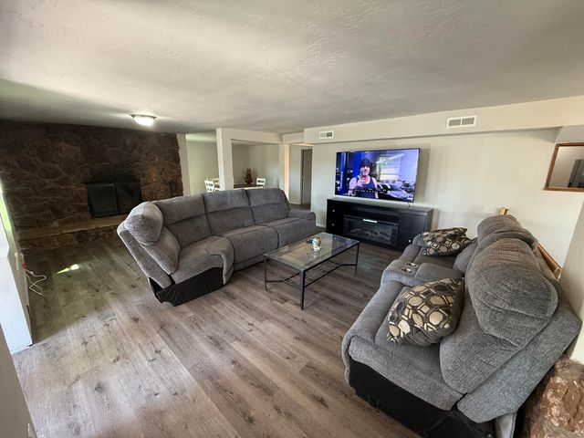 109 La Plata Road NW, Albuquerque, NM 87107