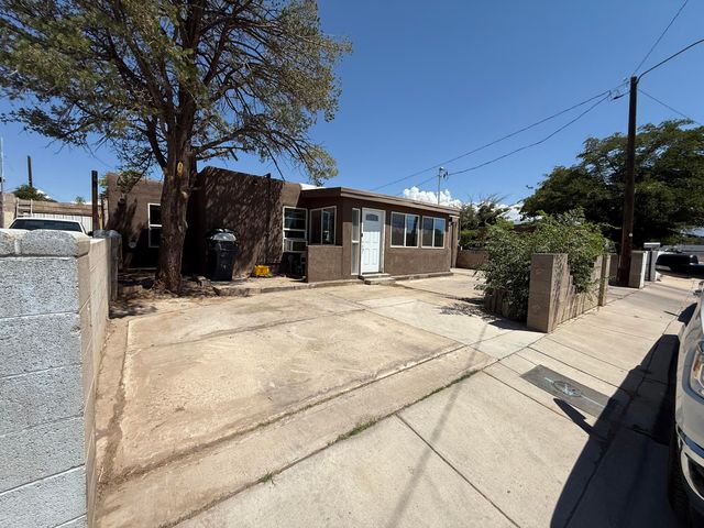 109 La Plata Road NW, Albuquerque, NM 87107