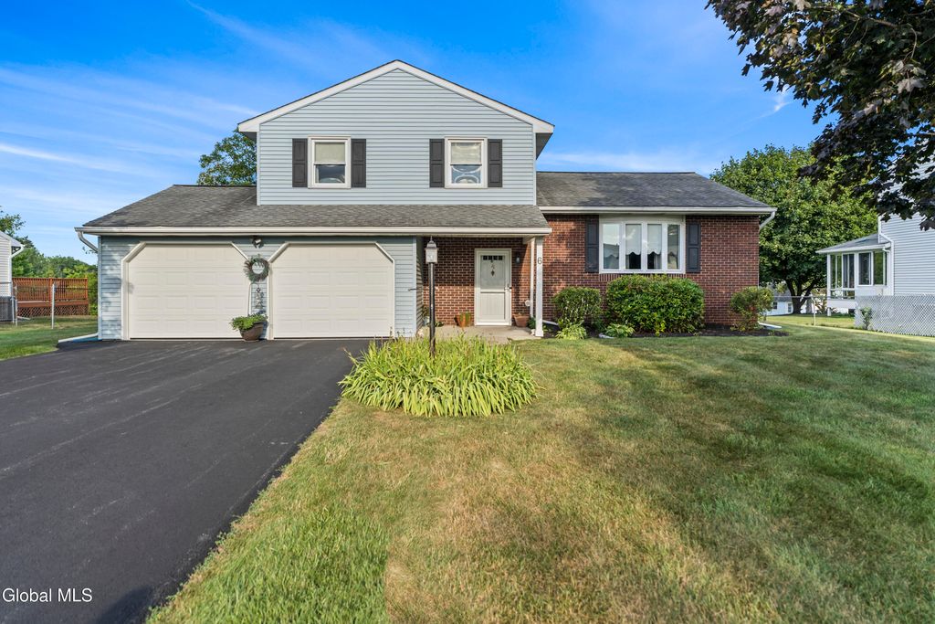 6 Galileo Way, Colonie, NY 12110