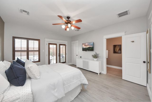 5605 Darling Street, Houston, TX 77007