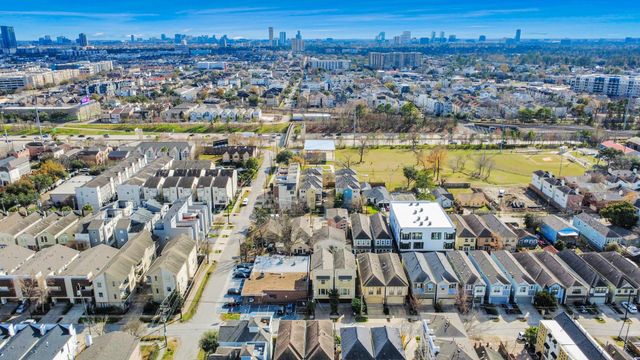 5605 Darling Street, Houston, TX 77007