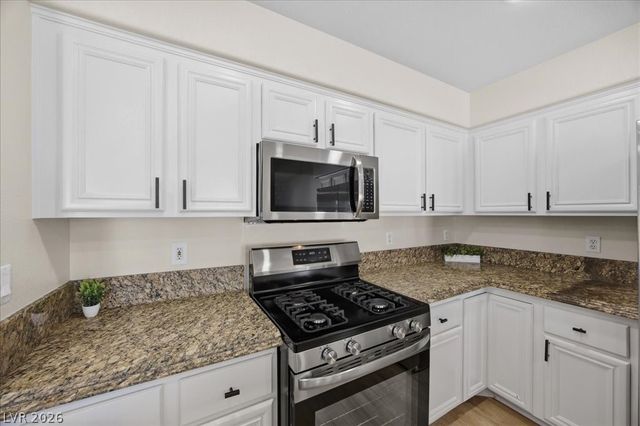 1538 Lamplight Village Lane, Las Vegas, NV 89183