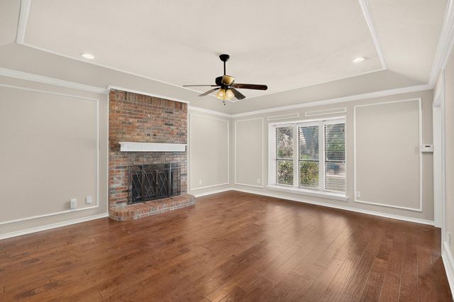 1900 Thames Drive, Arlington, TX 76017
