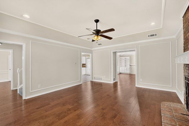 1900 Thames Drive, Arlington, TX 76017