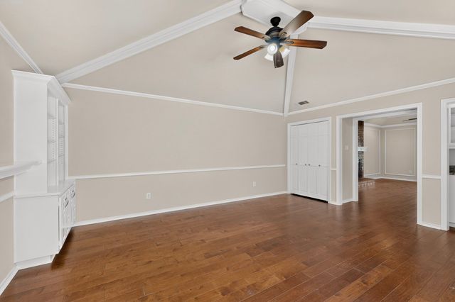 1900 Thames Drive, Arlington, TX 76017