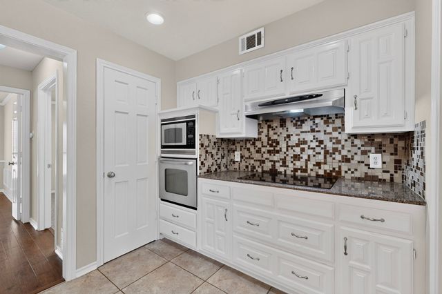 1900 Thames Drive, Arlington, TX 76017