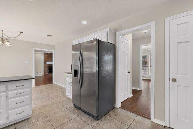 1900 Thames Drive, Arlington, TX 76017