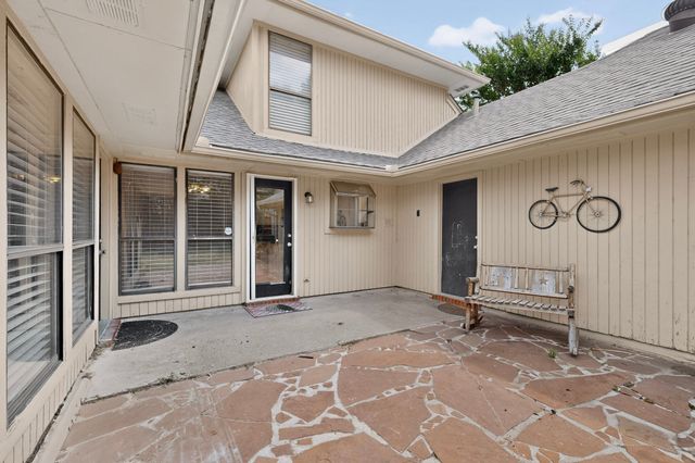 1900 Thames Drive, Arlington, TX 76017