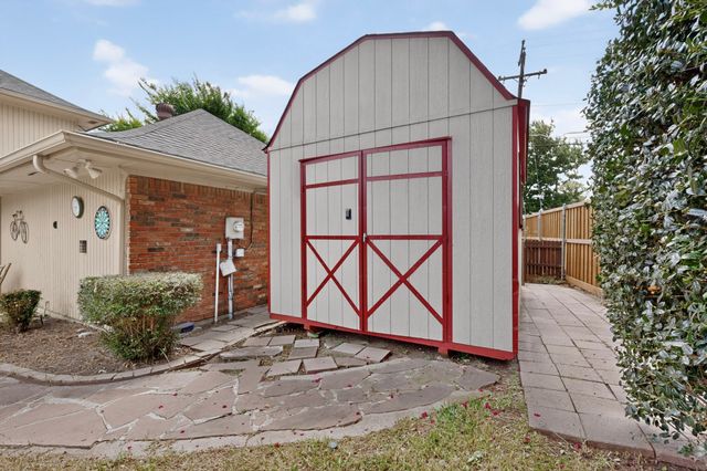 1900 Thames Drive, Arlington, TX 76017