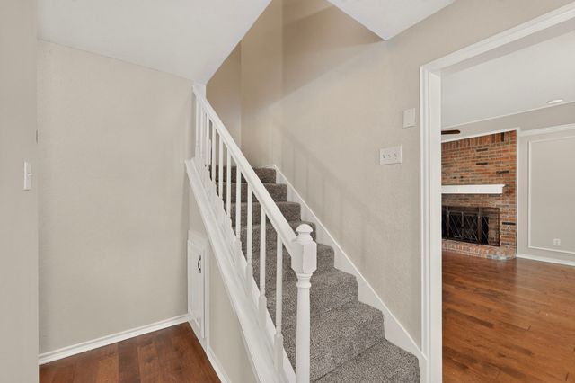 1900 Thames Drive, Arlington, TX 76017