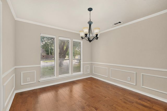 1900 Thames Drive, Arlington, TX 76017