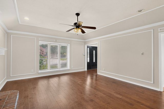 1900 Thames Drive, Arlington, TX 76017