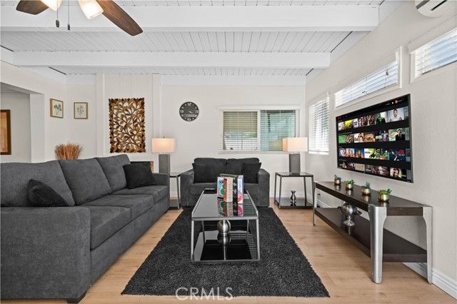 23712 San Dona, Laguna Hills, CA 92653