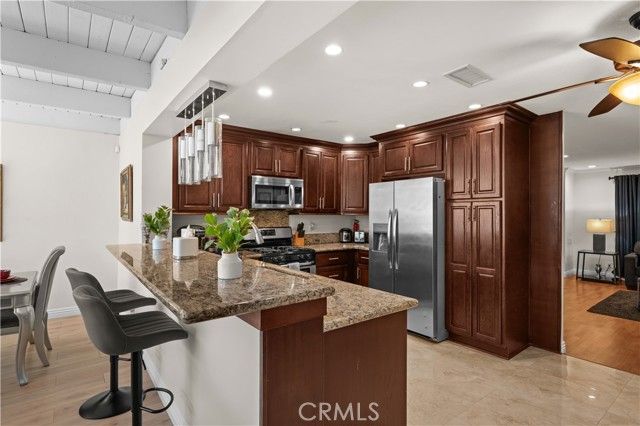 23712 San Dona, Laguna Hills, CA 92653