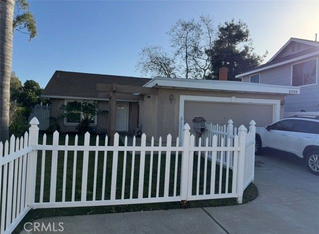 23712 San Dona, Laguna Hills, CA 92653