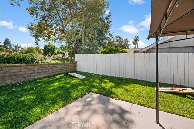 23712 San Dona, Laguna Hills, CA 92653