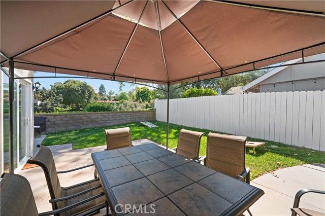 23712 San Dona, Laguna Hills, CA 92653