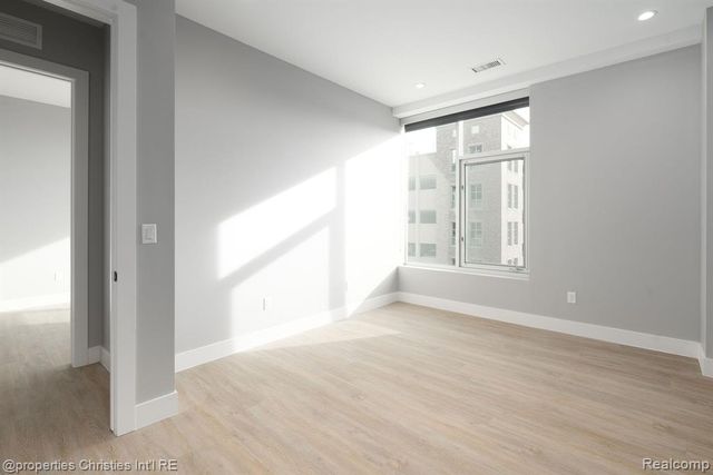 118 N Main Street 518, Royal Oak, MI 48067