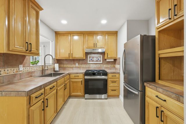 2050 Palm Beach Way, San Jose, CA 95122