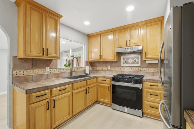 2050 Palm Beach Way, San Jose, CA 95122