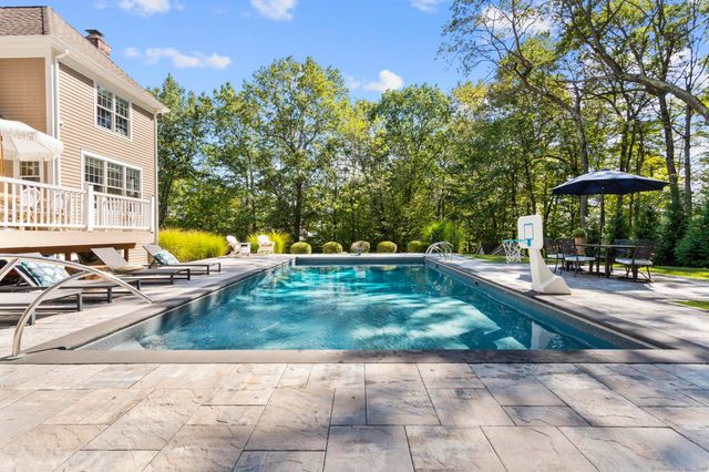 245 Kingswood Drive, Avon, CT 06001