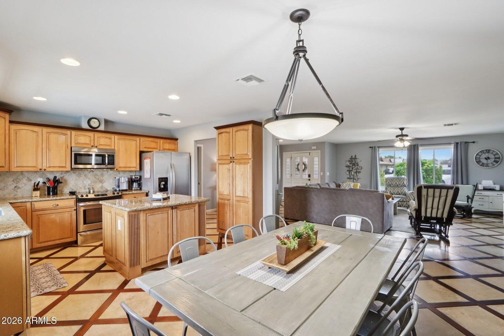 6603 S COLLEGE Avenue, Tempe, AZ 85283