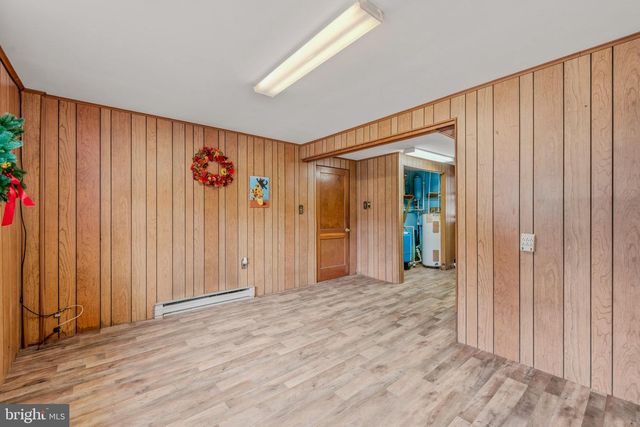 381 GROVE HEIGHTS RD, Berkeley Springs, WV 25411