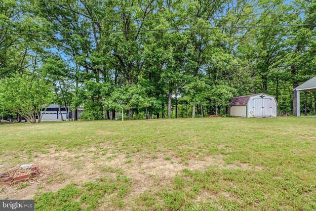 381 GROVE HEIGHTS RD, Berkeley Springs, WV 25411