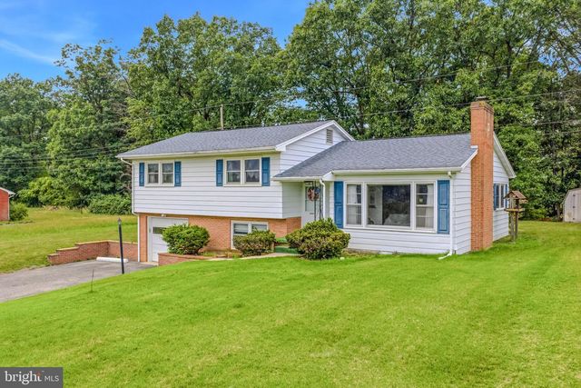 381 GROVE HEIGHTS RD, Berkeley Springs, WV 25411