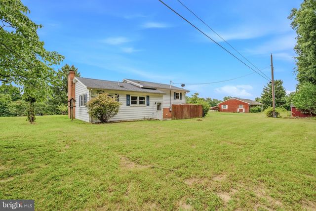 381 GROVE HEIGHTS RD, Berkeley Springs, WV 25411