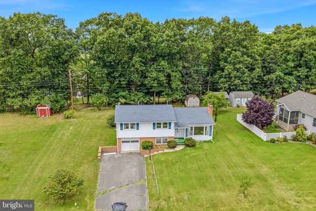 381 GROVE HEIGHTS RD, Berkeley Springs, WV 25411