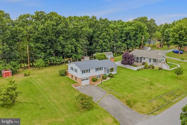 381 GROVE HEIGHTS RD, Berkeley Springs, WV 25411