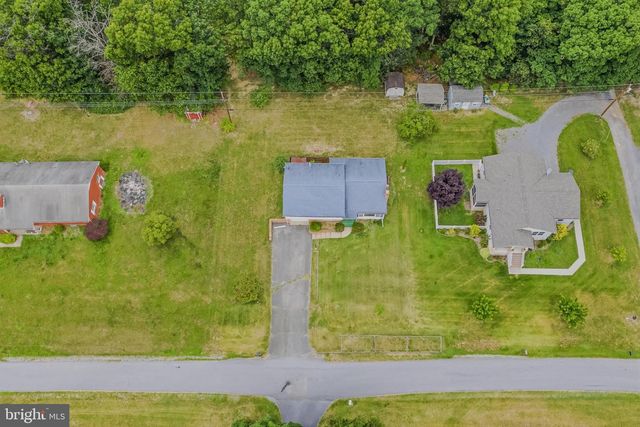 381 GROVE HEIGHTS RD, Berkeley Springs, WV 25411