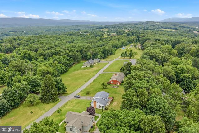 381 GROVE HEIGHTS RD, Berkeley Springs, WV 25411