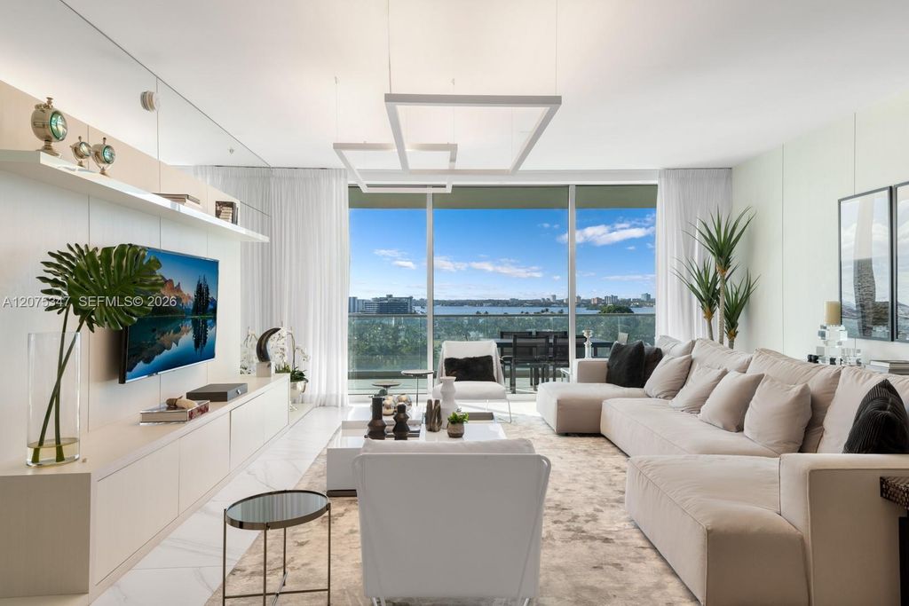 10201 Collins Avenue 907, Bal Harbour, FL 33154