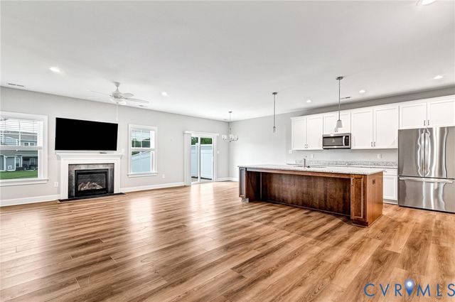 8486 Chimney Rock Dr, Mechanicsville, VA 23116