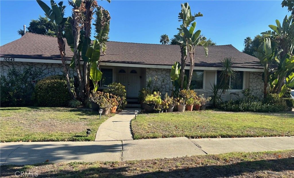 16642 Dearborn, North Hills, CA 91343 — exterior