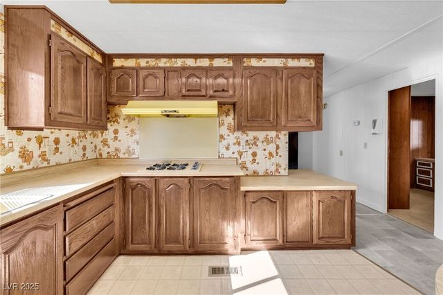 4587 Royal Ridge Lane, Las Vegas, NV 89103