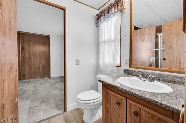 4587 Royal Ridge Lane, Las Vegas, NV 89103