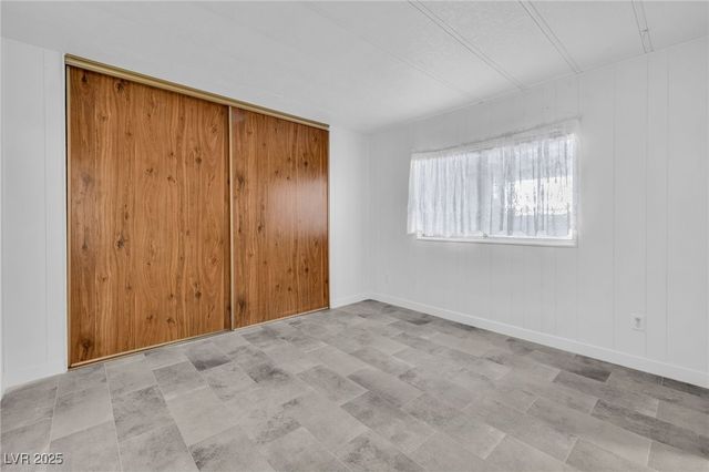 4587 Royal Ridge Lane, Las Vegas, NV 89103