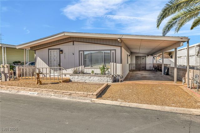 4587 Royal Ridge Lane, Las Vegas, NV 89103