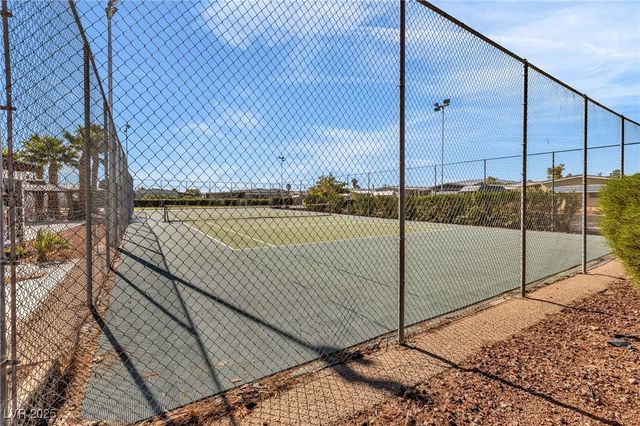 4587 Royal Ridge Lane, Las Vegas, NV 89103