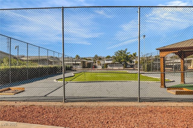 4587 Royal Ridge Lane, Las Vegas, NV 89103