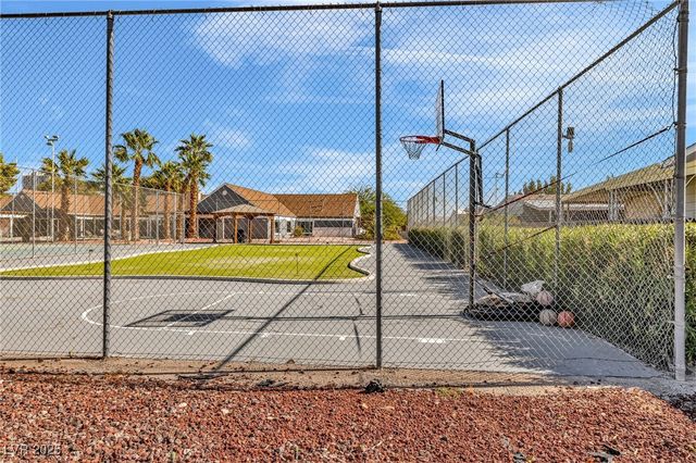 4587 Royal Ridge Lane, Las Vegas, NV 89103