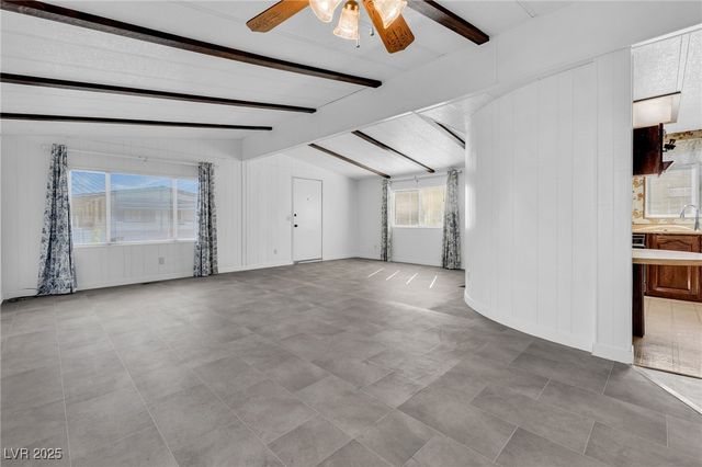 4587 Royal Ridge Lane, Las Vegas, NV 89103