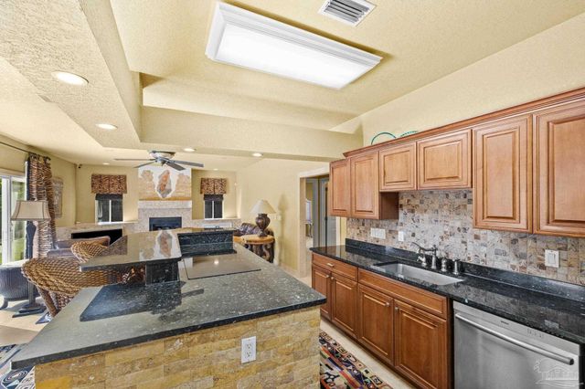 2933 Coral Strip Pkwy, Gulf Breeze, FL 32563